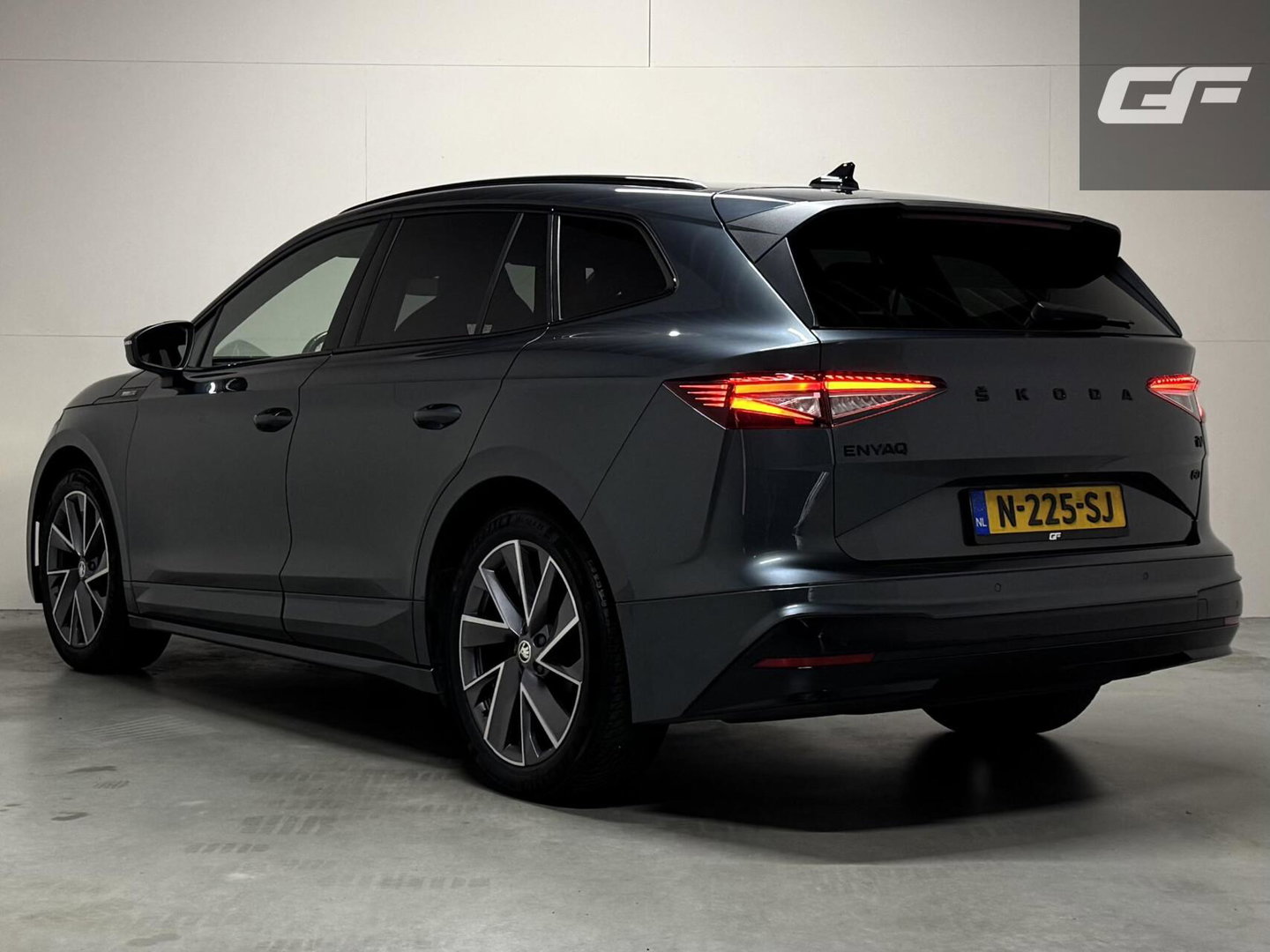 Škoda Enyaq iV 60 Sportline SOH 87% Carplay Camera Sfeerver. Stoel/Stuur verwarming