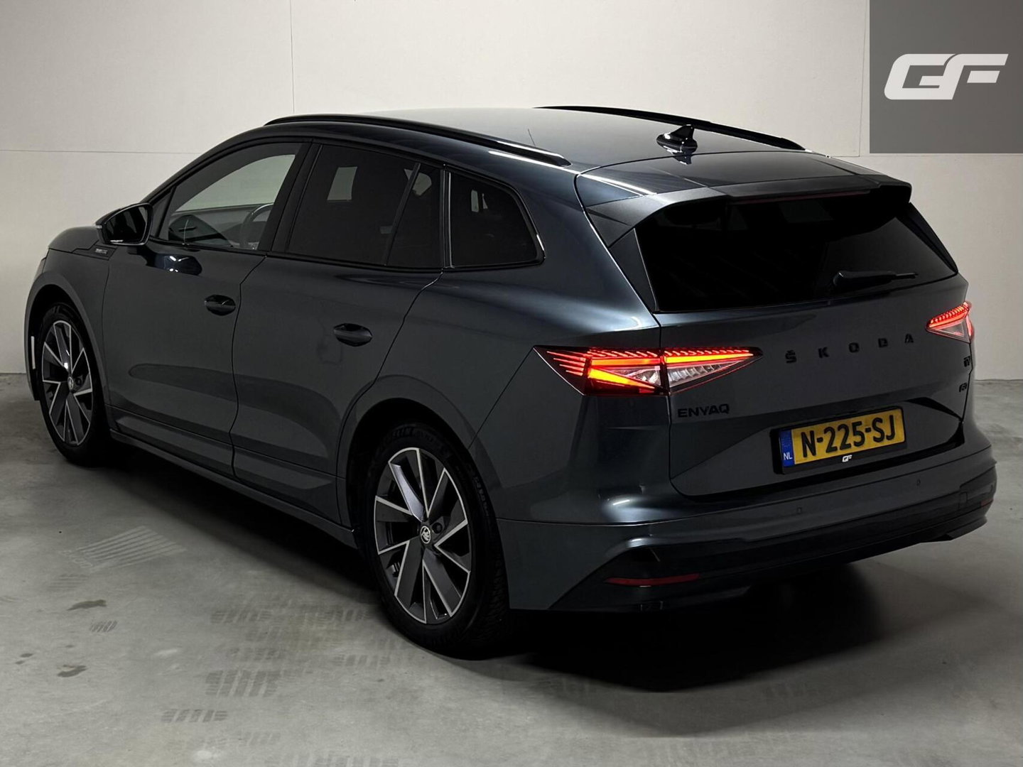 Škoda Enyaq iV 60 Sportline SOH 87% Carplay Camera Sfeerver. Stoel/Stuur verwarming