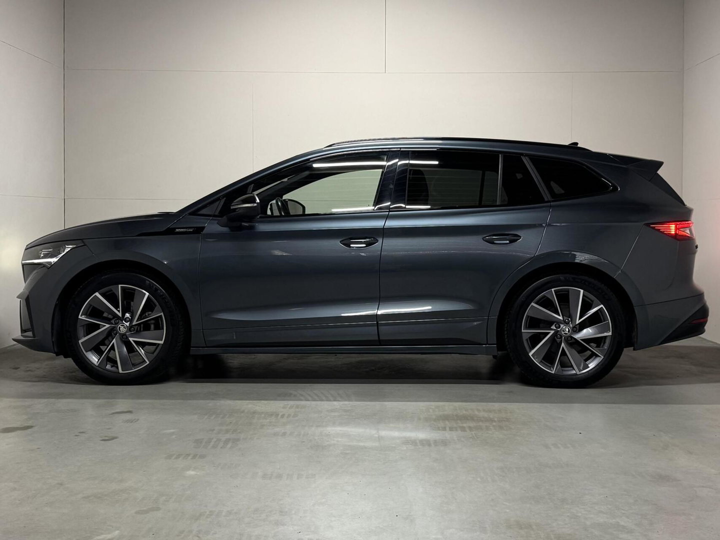 Škoda Enyaq iV 60 Sportline SOH 87% Carplay Camera Sfeerver. Stoel/Stuur verwarming