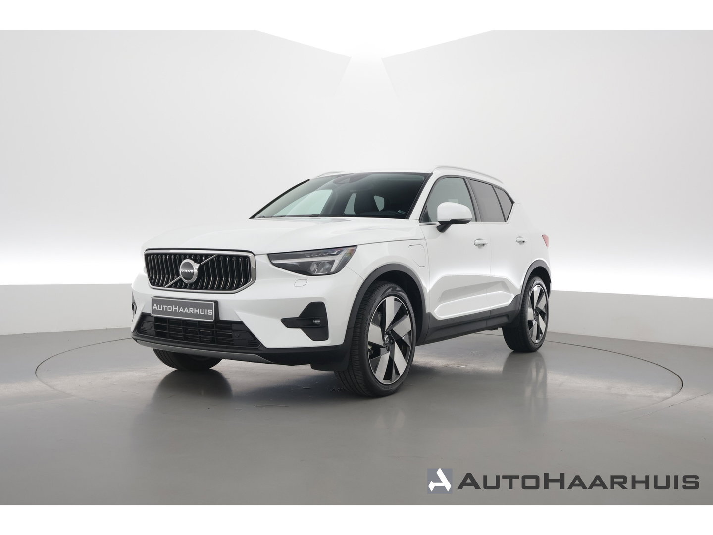 Volvo XC40 1.5 T5 Recharge Inscription SOH 93,9% | Pilot Assist | All Season | Apple CarPlay & Android Auto | Harman Kardon | Stoel-Stuurverw.