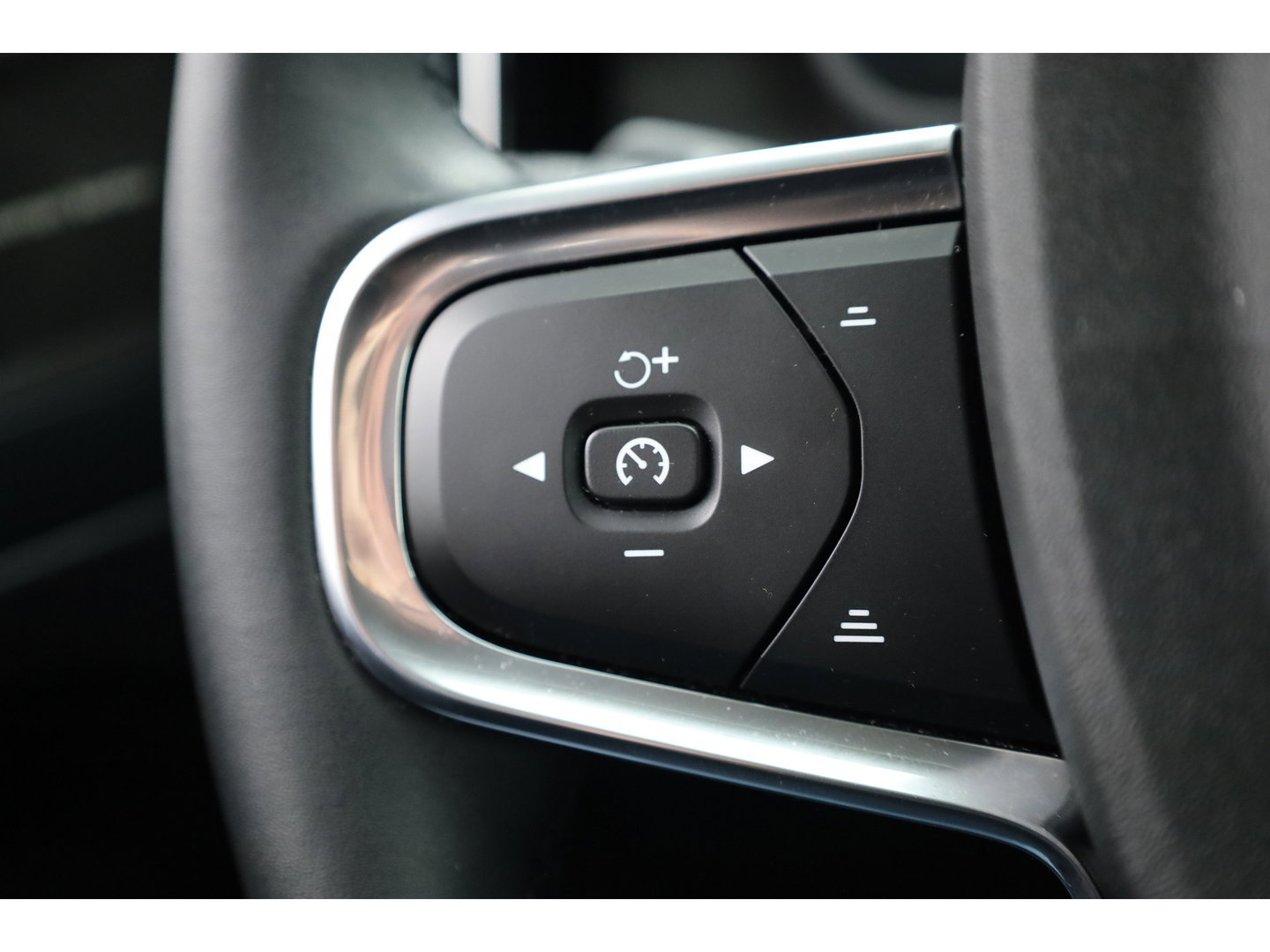 Volvo XC40 1.5 T5 Recharge Inscription SOH 93,9% | Pilot Assist | All Season | Apple CarPlay & Android Auto | Harman Kardon | Stoel-Stuurverw.