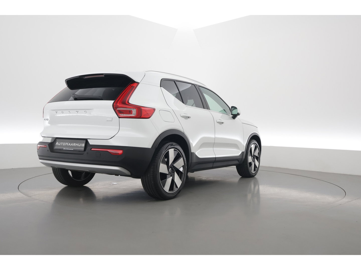 Volvo XC40 1.5 T5 Recharge Inscription SOH 93,9% | Pilot Assist | All Season | Apple CarPlay & Android Auto | Harman Kardon | Stoel-Stuurverw.