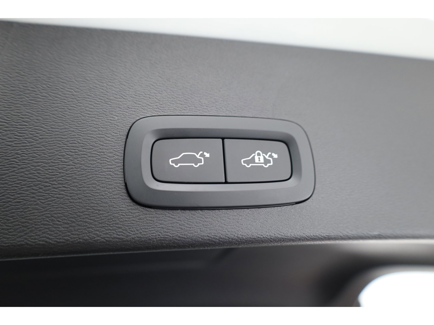 Volvo XC40 1.5 T5 Recharge Inscription SOH 93,9% | Pilot Assist | All Season | Apple CarPlay & Android Auto | Harman Kardon | Stoel-Stuurverw.