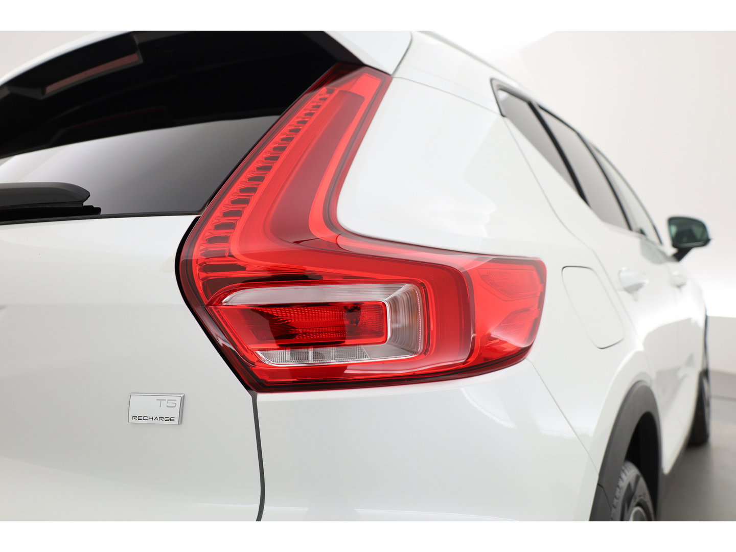 Volvo XC40 1.5 T5 Recharge Inscription SOH 93,9% | Pilot Assist | All Season | Apple CarPlay & Android Auto | Harman Kardon | Stoel-Stuurverw.