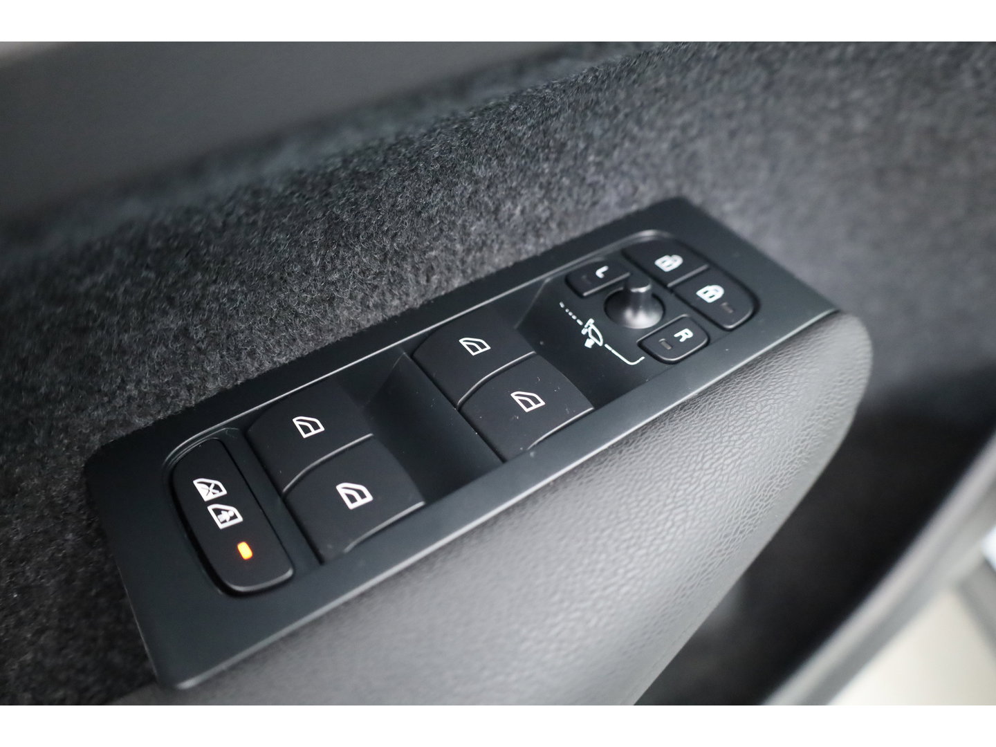 Volvo XC40 1.5 T5 Recharge Inscription SOH 93,9% | Pilot Assist | All Season | Apple CarPlay & Android Auto | Harman Kardon | Stoel-Stuurverw.