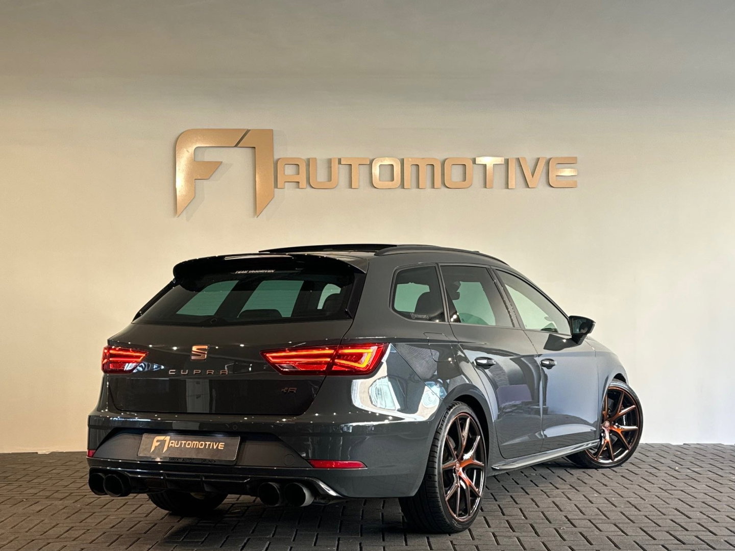 SEAT Leon ST 2.0 TSI 4DRIVE CUPRA Ultimate Pano|Carbon|Keyless