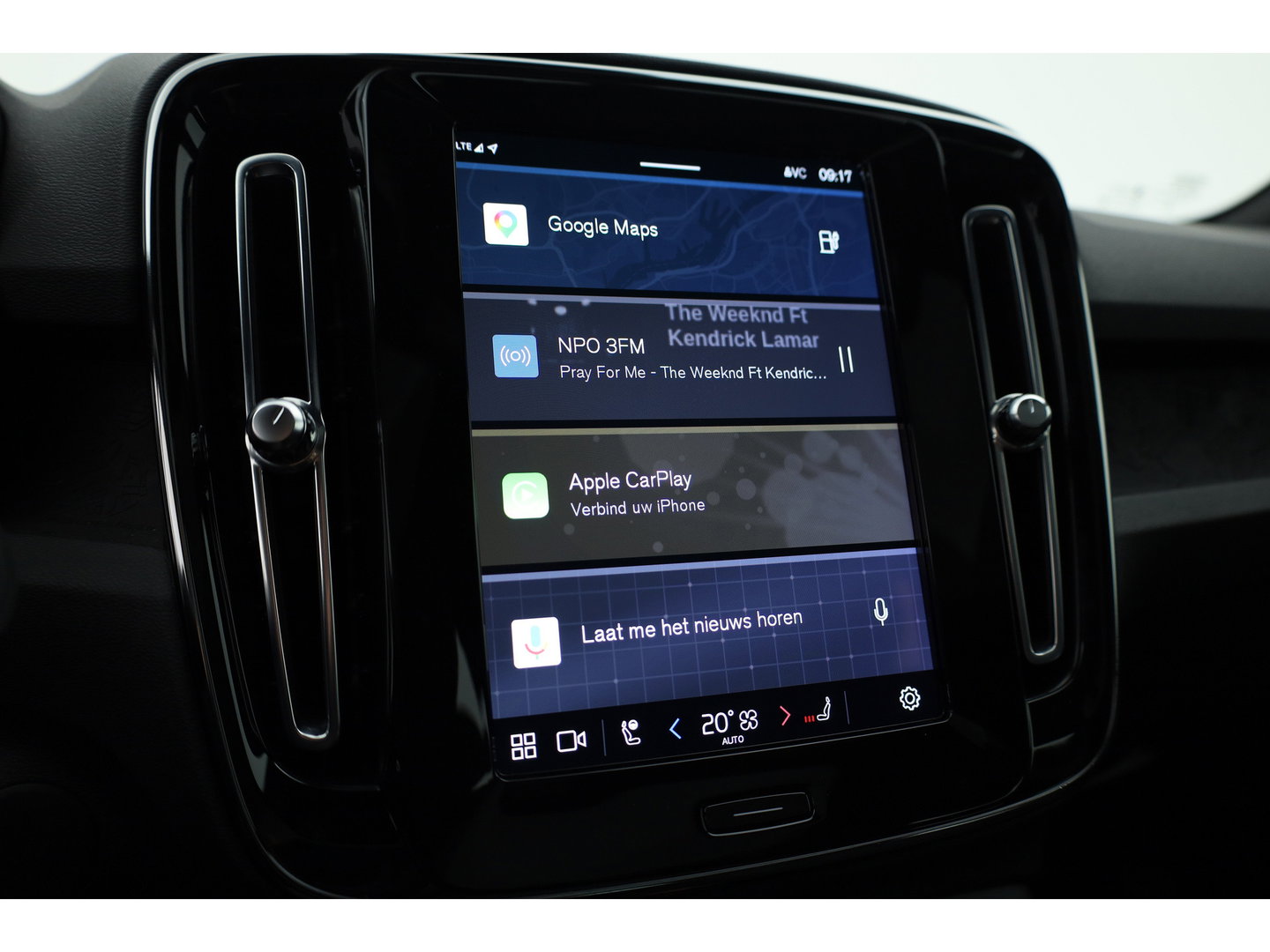 Volvo C40 Recharge Plus 69 kWh | Pano | Elek. Trekhaak | Stoel- Stuurverw. | Pilot Assist | Camera | Apple CarPlay