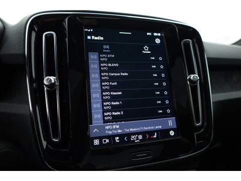 Volvo C40 Recharge Plus 69 kWh | Pano | Elek. Trekhaak | Stoel- Stuurverw. | Pilot Assist | Camera | Apple CarPlay