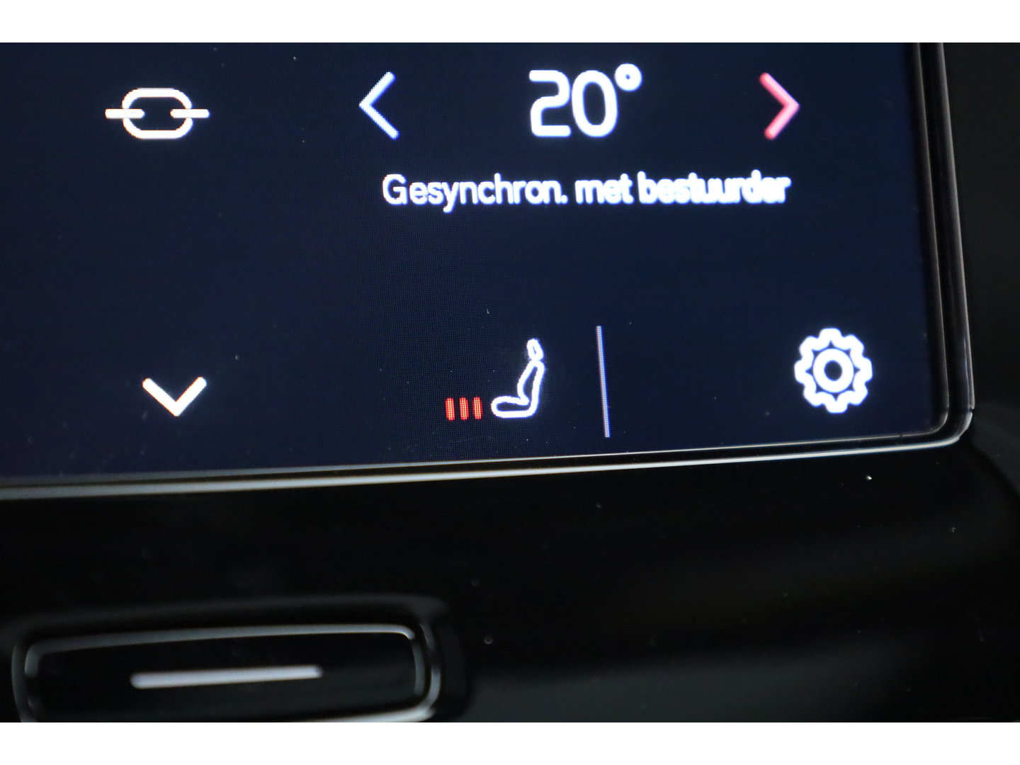 Volvo C40 Recharge Plus 69 kWh | Pano | Elek. Trekhaak | Stoel- Stuurverw. | Pilot Assist | Camera | Apple CarPlay