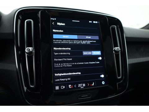 Volvo C40 Recharge Plus 69 kWh | Pano | Elek. Trekhaak | Stoel- Stuurverw. | Pilot Assist | Camera | Apple CarPlay