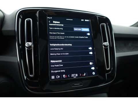 Volvo C40 Recharge Plus 69 kWh | Pano | Elek. Trekhaak | Stoel- Stuurverw. | Pilot Assist | Camera | Apple CarPlay