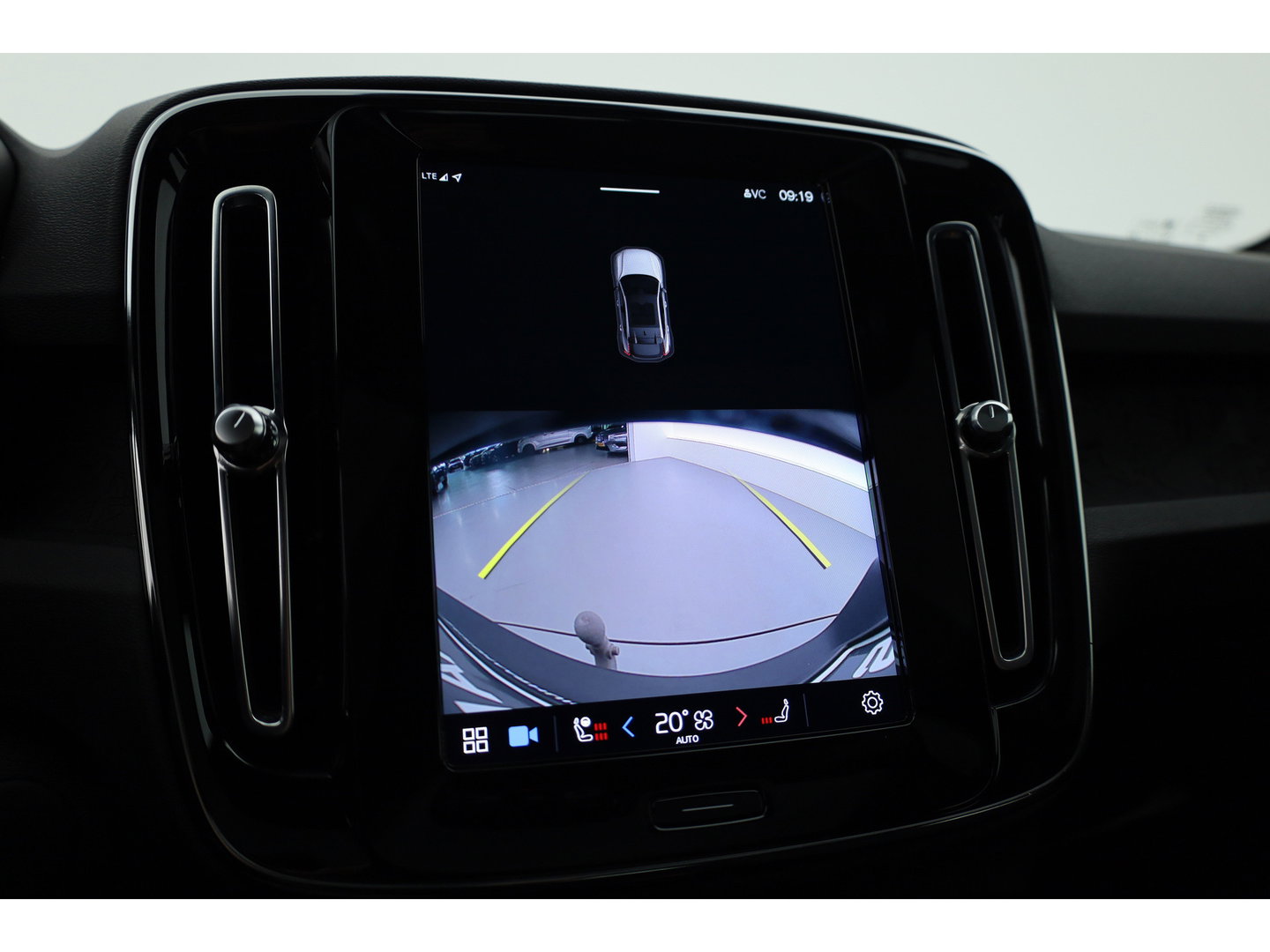 Volvo C40 Recharge Plus 69 kWh | Pano | Elek. Trekhaak | Stoel- Stuurverw. | Pilot Assist | Camera | Apple CarPlay