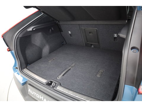 Volvo C40 Recharge Plus 69 kWh | Pano | Elek. Trekhaak | Stoel- Stuurverw. | Pilot Assist | Camera | Apple CarPlay