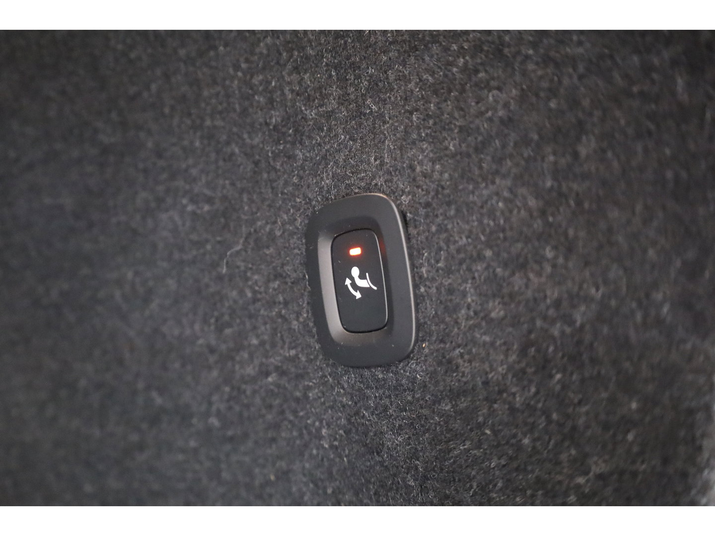 Volvo C40 Recharge Plus 69 kWh | Pano | Elek. Trekhaak | Stoel- Stuurverw. | Pilot Assist | Camera | Apple CarPlay