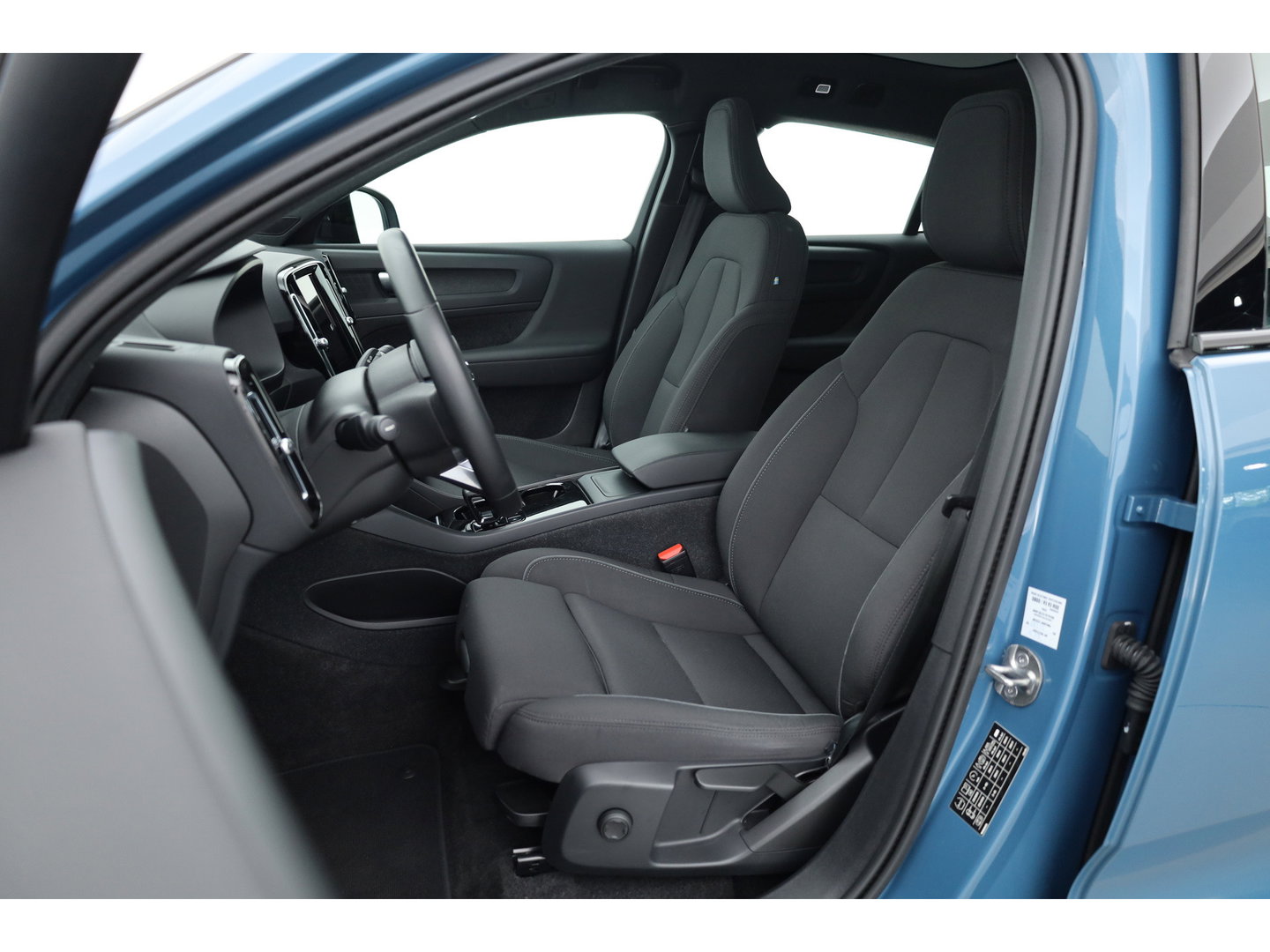 Volvo C40 Recharge Plus 69 kWh | Pano | Elek. Trekhaak | Stoel- Stuurverw. | Pilot Assist | Camera | Apple CarPlay