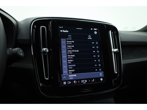 Volvo XC40 Single Motor Plus 69 kWh | SOH 94.4% | Adapt. Cruise | Keyless | Stoel-Stuurverw. | All Season | Camera | 19"