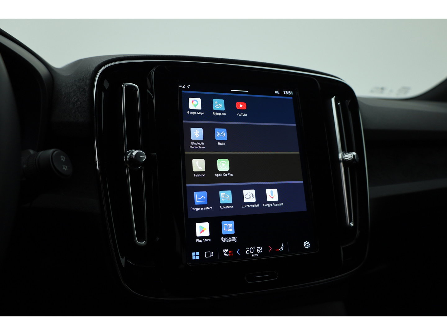Volvo XC40 Single Motor Plus 69 kWh | SOH 94.4% | Adapt. Cruise | Keyless | Stoel-Stuurverw. | All Season | Camera | 19"