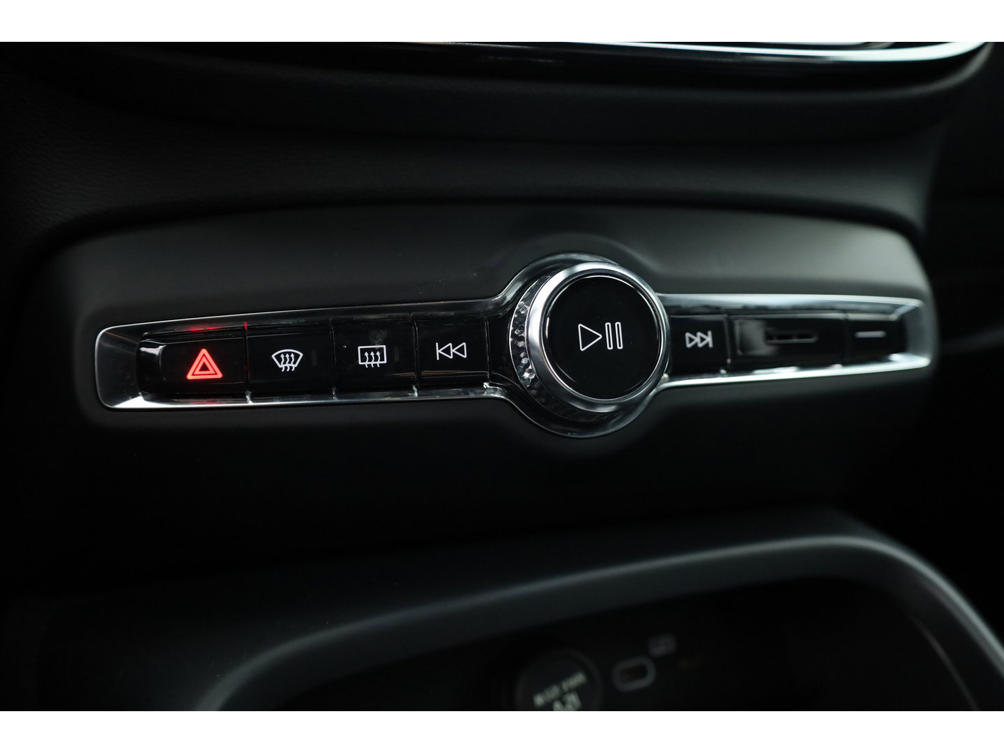 Volvo XC40 Single Motor Plus 69 kWh | SOH 94.4% | Adapt. Cruise | Keyless | Stoel-Stuurverw. | All Season | Camera | 19"