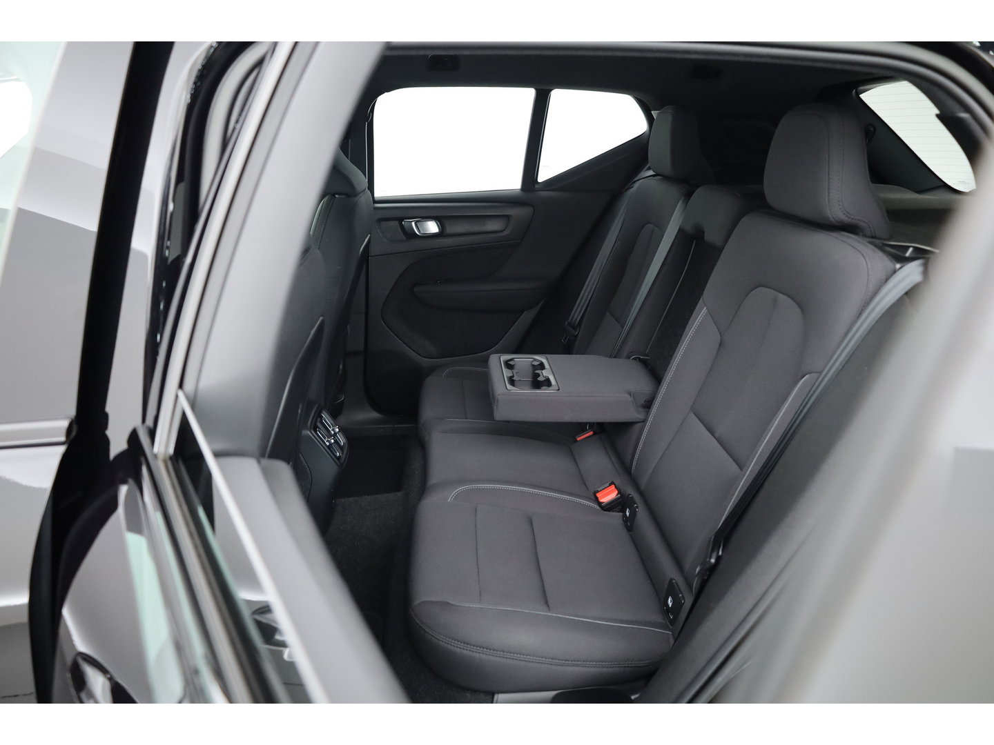 Volvo XC40 Single Motor Plus 69 kWh | SOH 94.4% | Adapt. Cruise | Keyless | Stoel-Stuurverw. | All Season | Camera | 19"