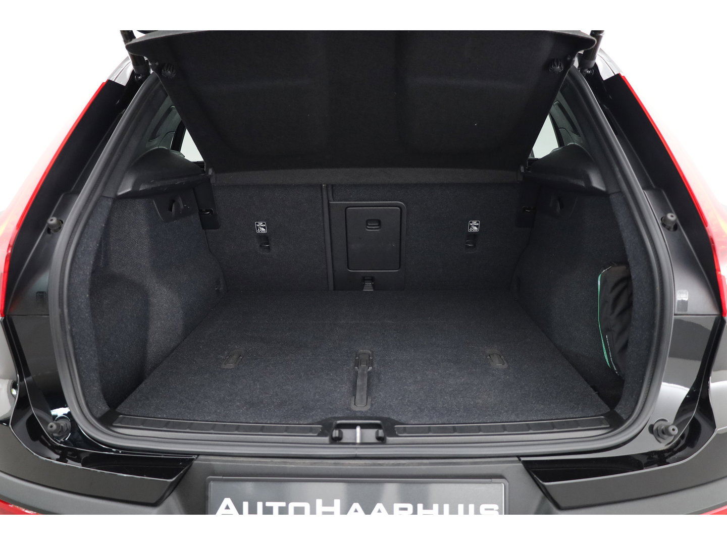 Volvo XC40 Single Motor Plus 69 kWh | SOH 94.4% | Adapt. Cruise | Keyless | Stoel-Stuurverw. | All Season | Camera | 19"
