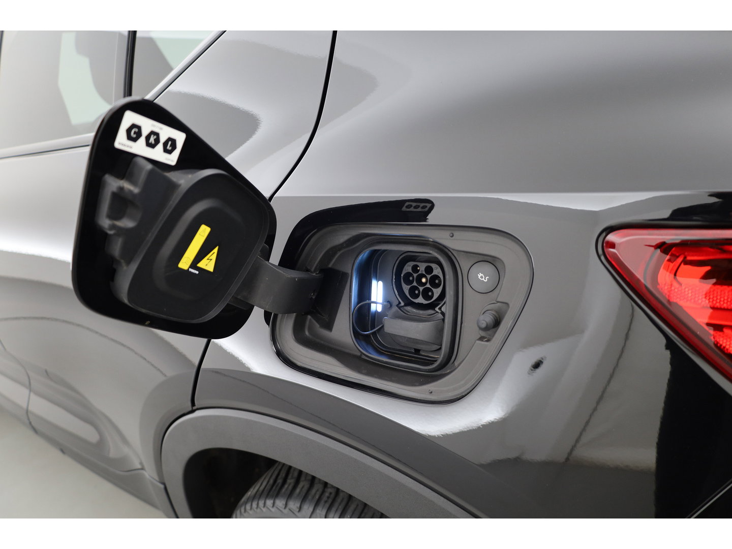 Volvo XC40 Single Motor Plus 69 kWh | SOH 94.4% | Adapt. Cruise | Keyless | Stoel-Stuurverw. | All Season | Camera | 19"