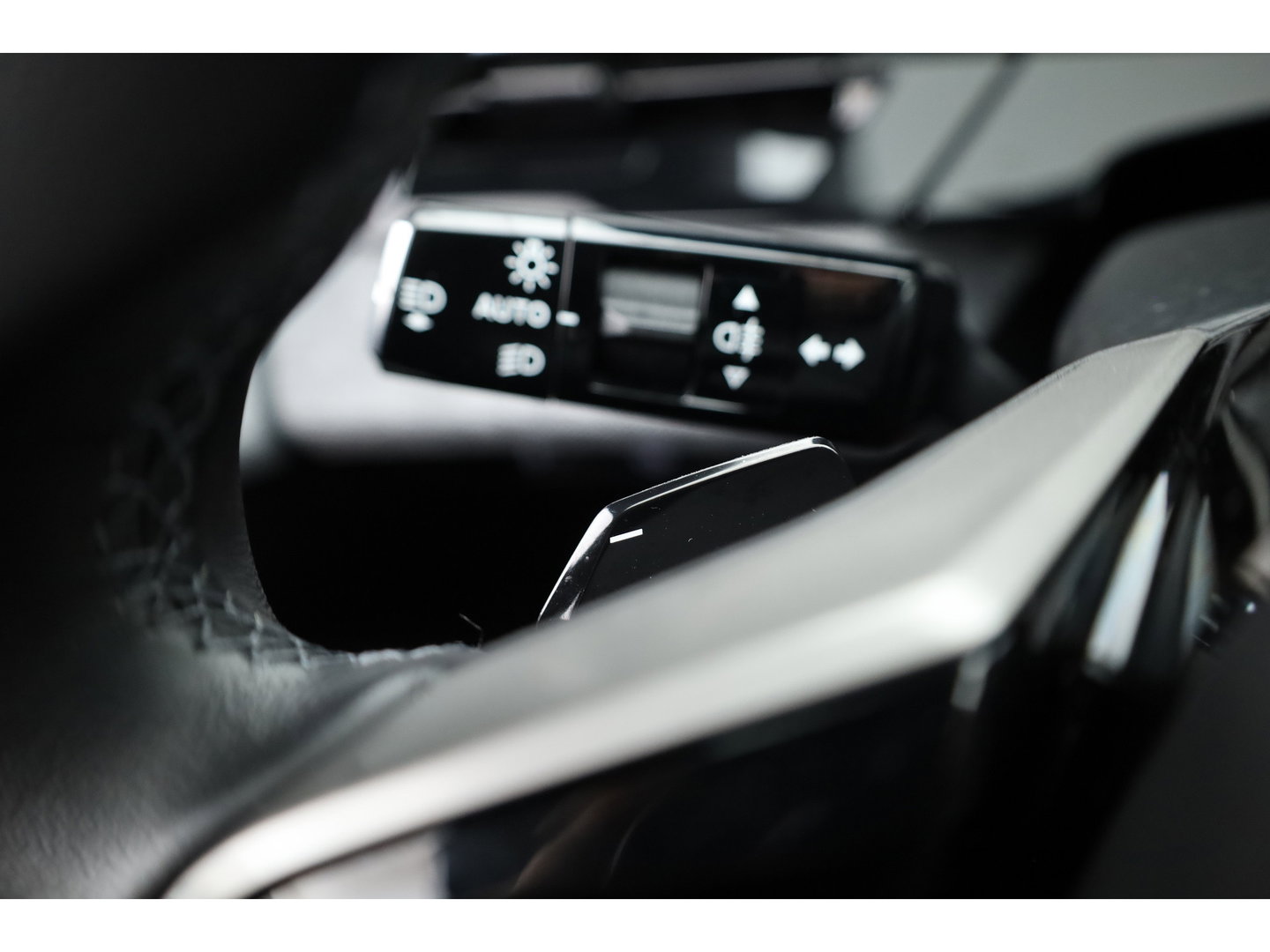 Peugeot 3008 1.2 Hybrid 136 Allure | Dig. Cockpit | Keyless | 360cam | Adapt. Cruise | Trekhaak | All Season | Apple Carplay & Android Auto