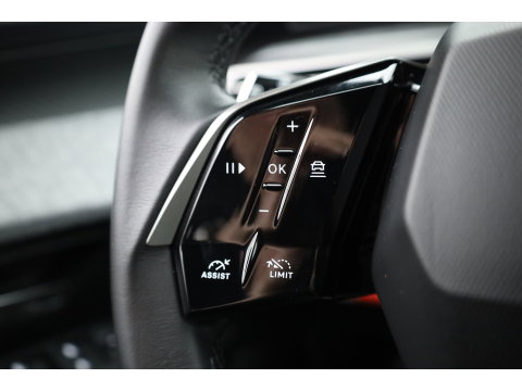 Peugeot 3008 1.2 Hybrid 136 Allure | Dig. Cockpit | Keyless | 360cam | Adapt. Cruise | Trekhaak | All Season | Apple Carplay & Android Auto