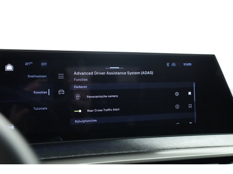 Peugeot 3008 1.2 Hybrid 136 Allure | Dig. Cockpit | Keyless | 360cam | Adapt. Cruise | Trekhaak | All Season | Apple Carplay & Android Auto
