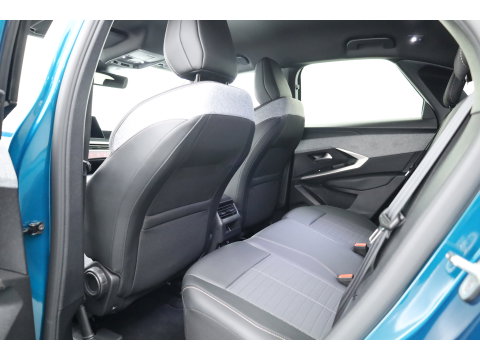 Peugeot 3008 1.2 Hybrid 136 Allure | Dig. Cockpit | Keyless | 360cam | Adapt. Cruise | Trekhaak | All Season | Apple Carplay & Android Auto