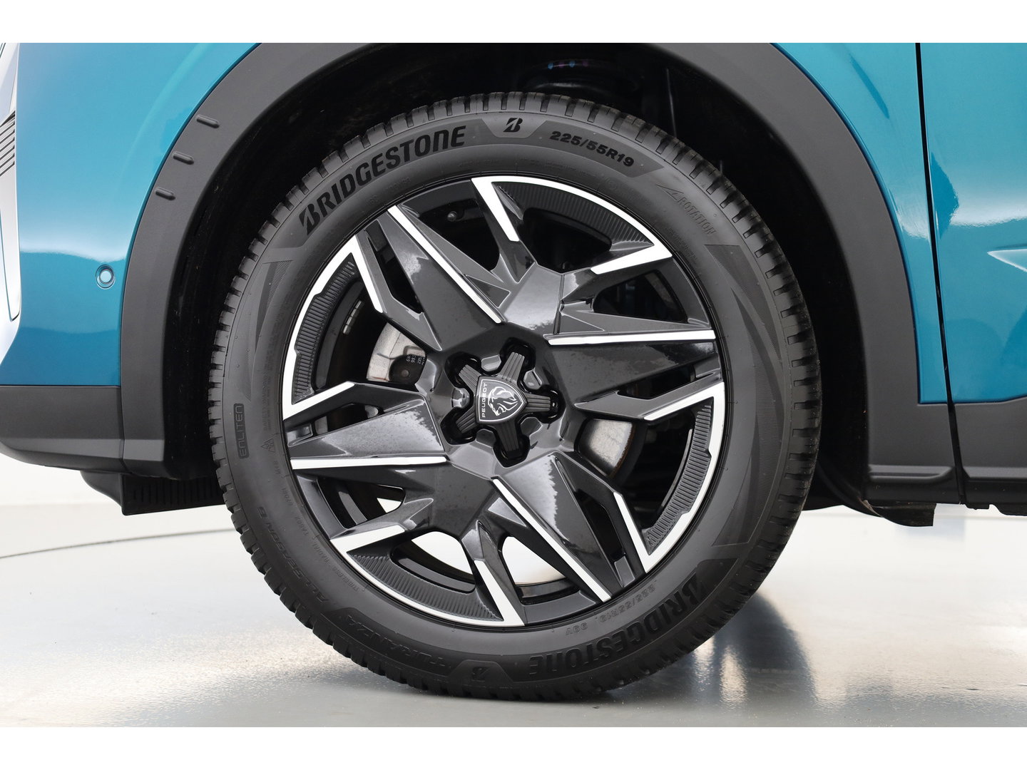 Peugeot 3008 1.2 Hybrid 136 Allure | Dig. Cockpit | Keyless | 360cam | Adapt. Cruise | Trekhaak | All Season | Apple Carplay & Android Auto