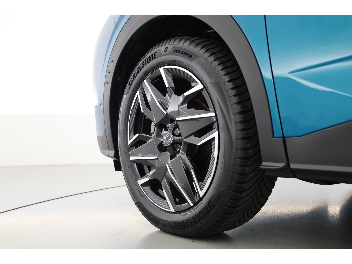 Peugeot 3008 1.2 Hybrid 136 Allure | Dig. Cockpit | Keyless | 360cam | Adapt. Cruise | Trekhaak | All Season | Apple Carplay & Android Auto