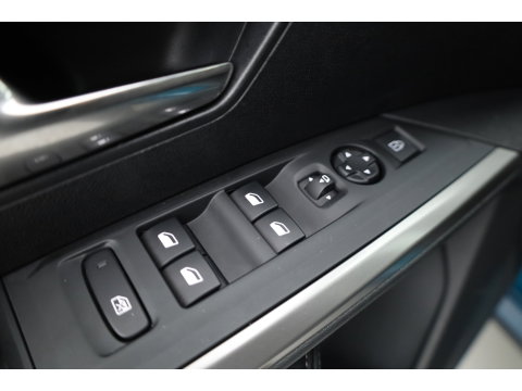 Peugeot 3008 1.2 Hybrid 136 Allure | Dig. Cockpit | Keyless | 360cam | Adapt. Cruise | Trekhaak | All Season | Apple Carplay & Android Auto