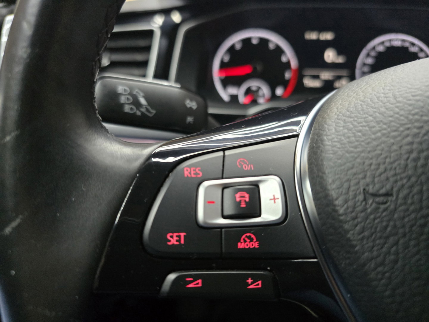 Volkswagen Polo 1.0 TSI Highline Clima Cruise Navi PDC LM