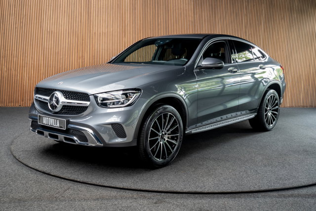 Mercedes-Benz GLC - Coupé 300e 4M AMG Schuifdak Leer Navi 360 Distronic+ Stoelventilatie Memory seats Stoelverwarming Elektr. bedienbaar trekhaak PTS Elektr. achterklep BTW auto