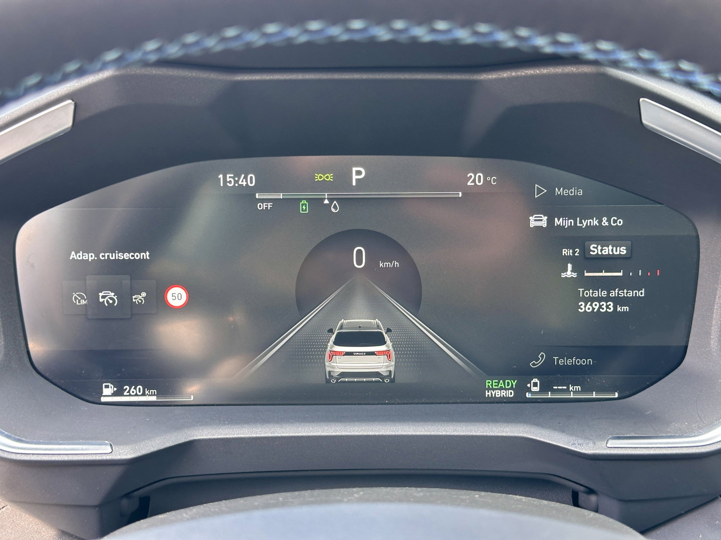 Lynk & Co 01 1.5 | Black Pakket | Panoramadak | Zwarte hemel | Stuurwielverwarming | Adaptive Cruise Control | Keyless | Elektrische Bestuurdersstoel + Geheugen | Parkeersensoren | Apple Carplay |