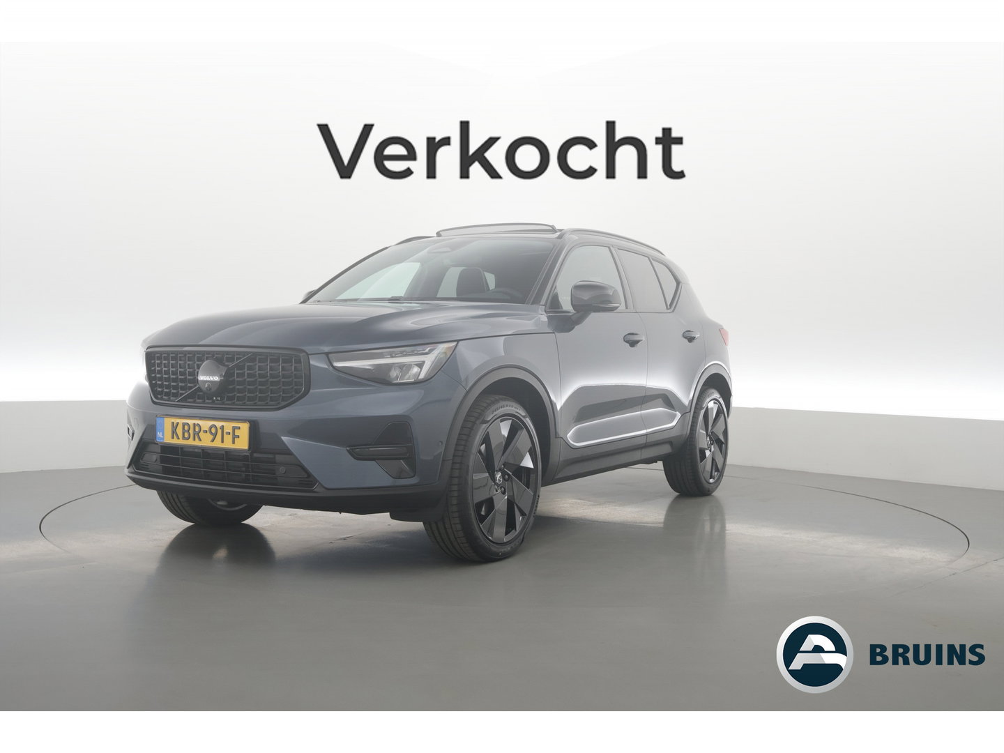 Volvo XC40 2.0 B3 Ultra Black Edition | Pano | ACC | Blis | 360 Cam | H&K Audio | Stoel & Stuur verwarming |