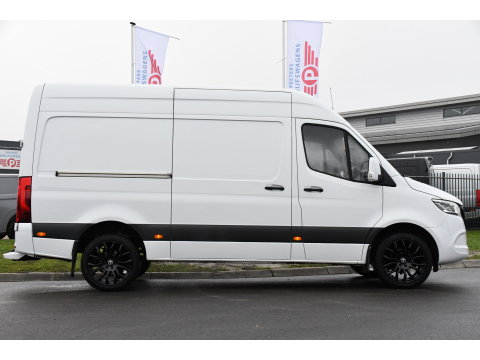 Mercedes-Benz Sprinter 317 1.9 CDI L2H2 RWD PB Edition Camera, Cruise, Carplay, 3500kg Trekhaak, 170PK, Automaat, LED,  Multimedia, UNIEK!