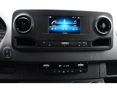 Mercedes-Benz Sprinter 317 1.9 CDI L2H2 RWD PB Edition Camera, Cruise, Carplay, 3500kg Trekhaak, 170PK, Automaat, LED,  Multimedia, UNIEK!