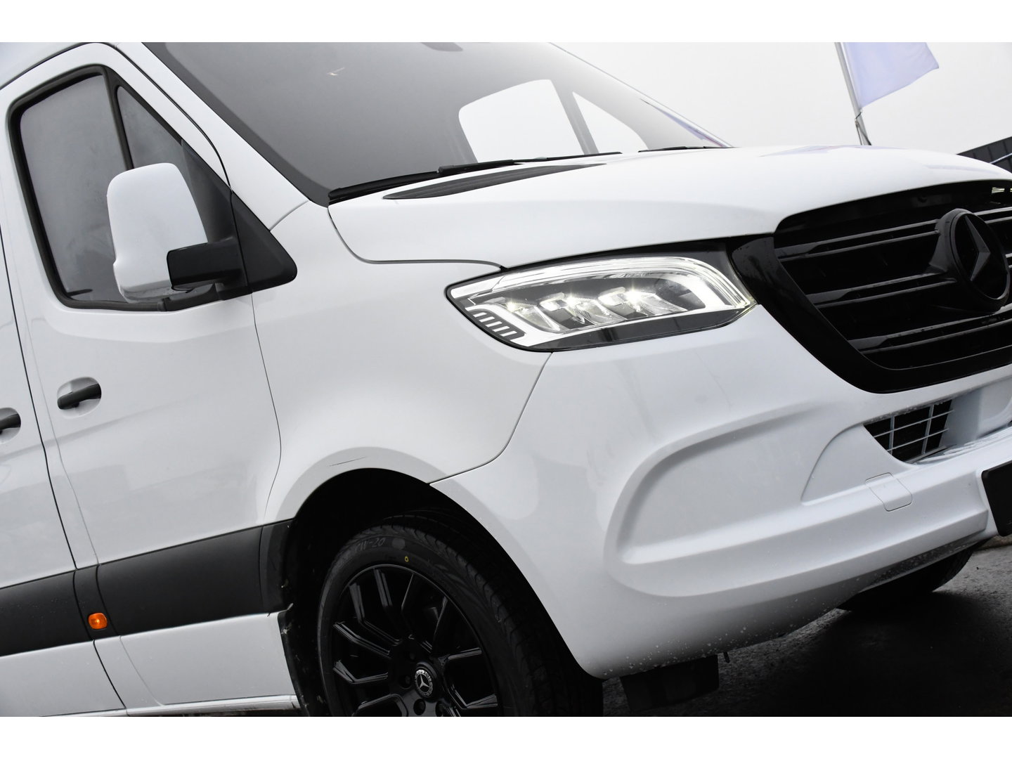 Mercedes-Benz Sprinter 317 1.9 CDI L2H2 RWD PB Edition Camera, Cruise, Carplay, 3500kg Trekhaak, 170PK, Automaat, LED,  Multimedia, UNIEK!