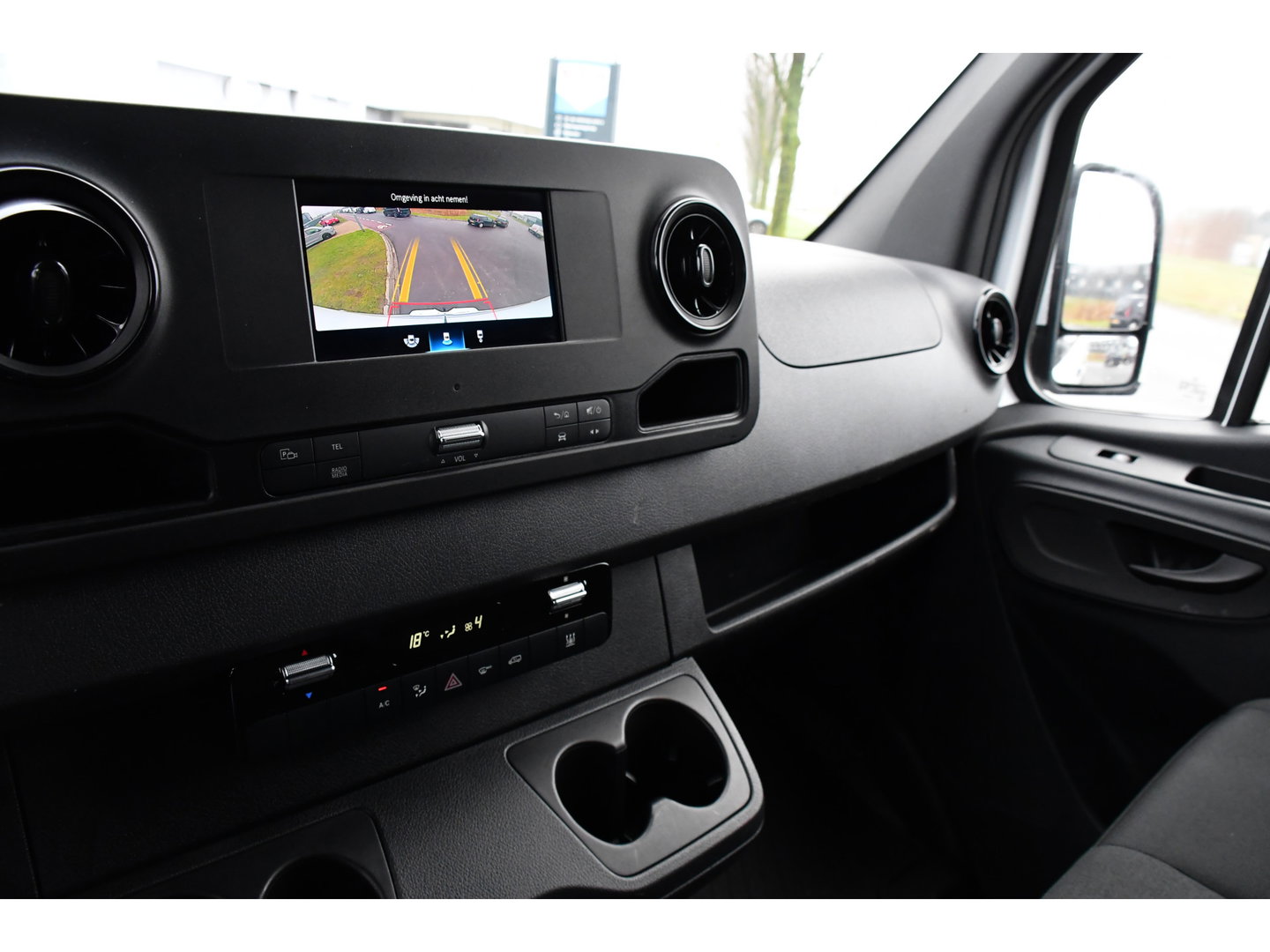 Mercedes-Benz Sprinter 317 1.9 CDI L2H2 RWD PB Edition Camera, Cruise, Carplay, 3500kg Trekhaak, 170PK, Automaat, LED,  Multimedia, UNIEK!