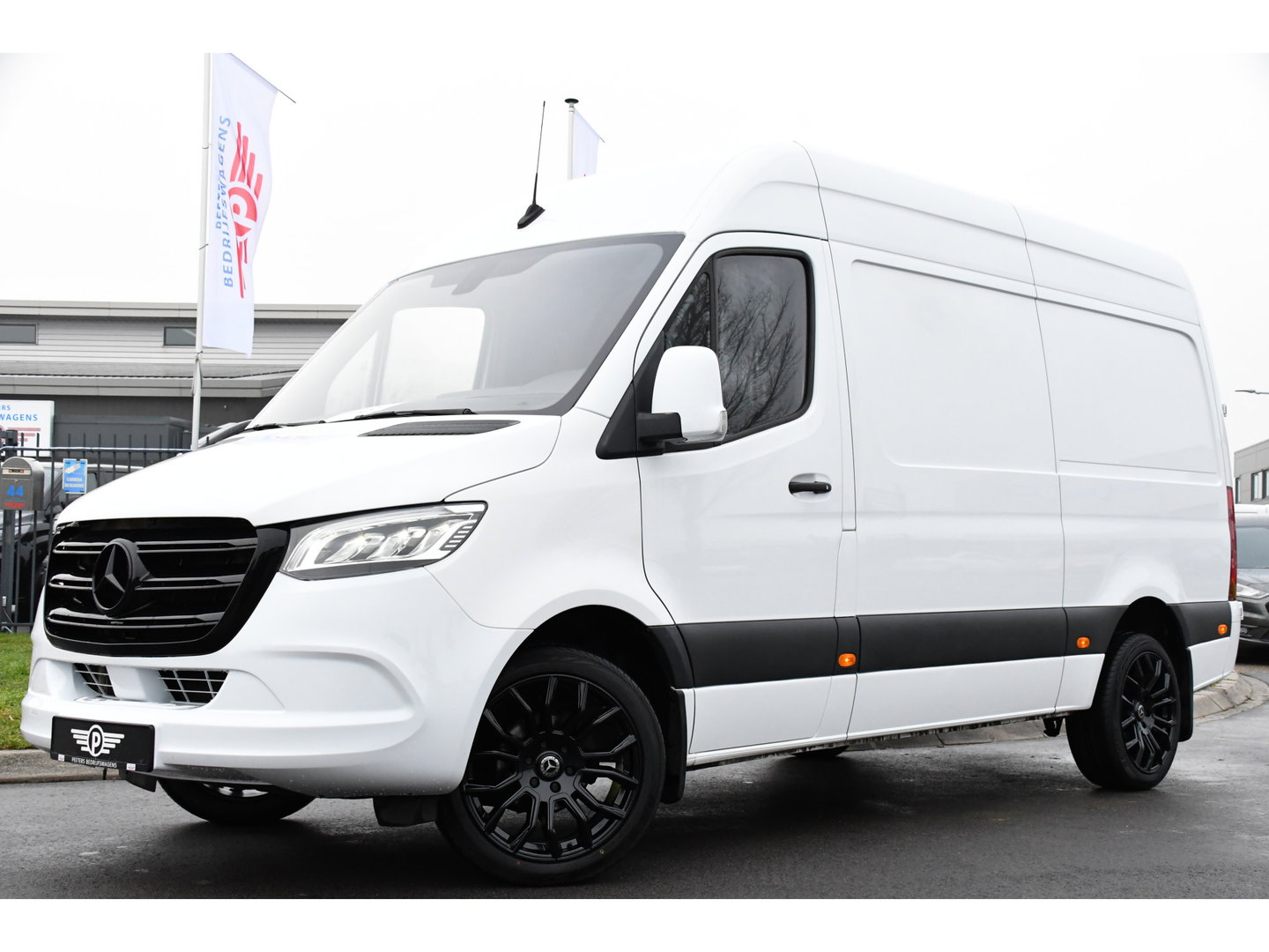 Mercedes-Benz Sprinter 317 1.9 CDI L2H2 RWD PB Edition Camera, Cruise, Carplay, 3500kg Trekhaak, 170PK, Automaat, LED,  Multimedia, UNIEK!