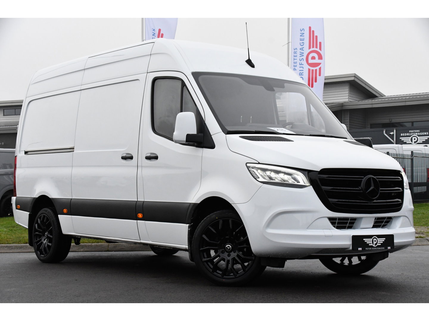 Mercedes-Benz Sprinter 317 1.9 CDI L2H2 RWD PB Edition Camera, Cruise, Carplay, 3500kg Trekhaak, 170PK, Automaat, LED,  Multimedia, UNIEK!