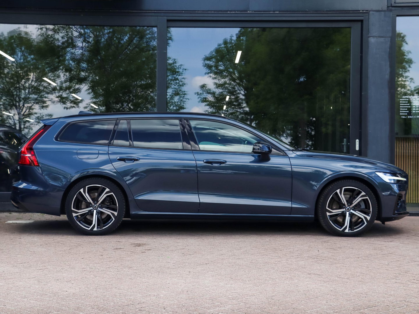 Volvo V60 T6 AWD Plus Dark Pano 360 Cam Trekh. Harman Kardon 19''