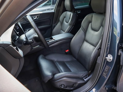 Volvo V60 T6 AWD Plus Dark Pano 360 Cam Trekh. Harman Kardon 19''