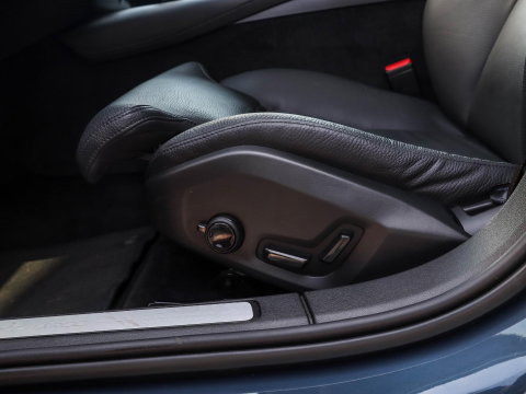 Volvo V60 T6 AWD Plus Dark Pano 360 Cam Trekh. Harman Kardon 19''