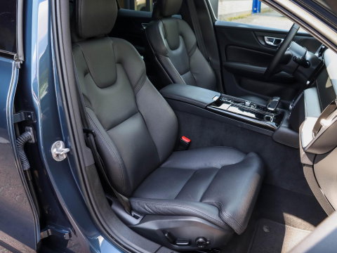 Volvo V60 T6 AWD Plus Dark Pano 360 Cam Trekh. Harman Kardon 19''