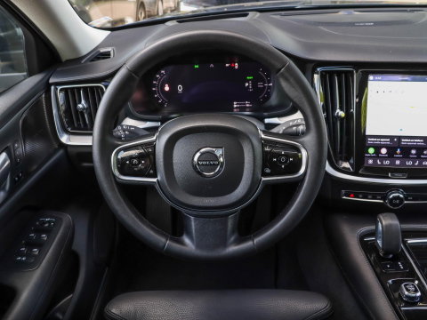 Volvo V60 T6 AWD Plus Dark Pano 360 Cam Trekh. Harman Kardon 19''