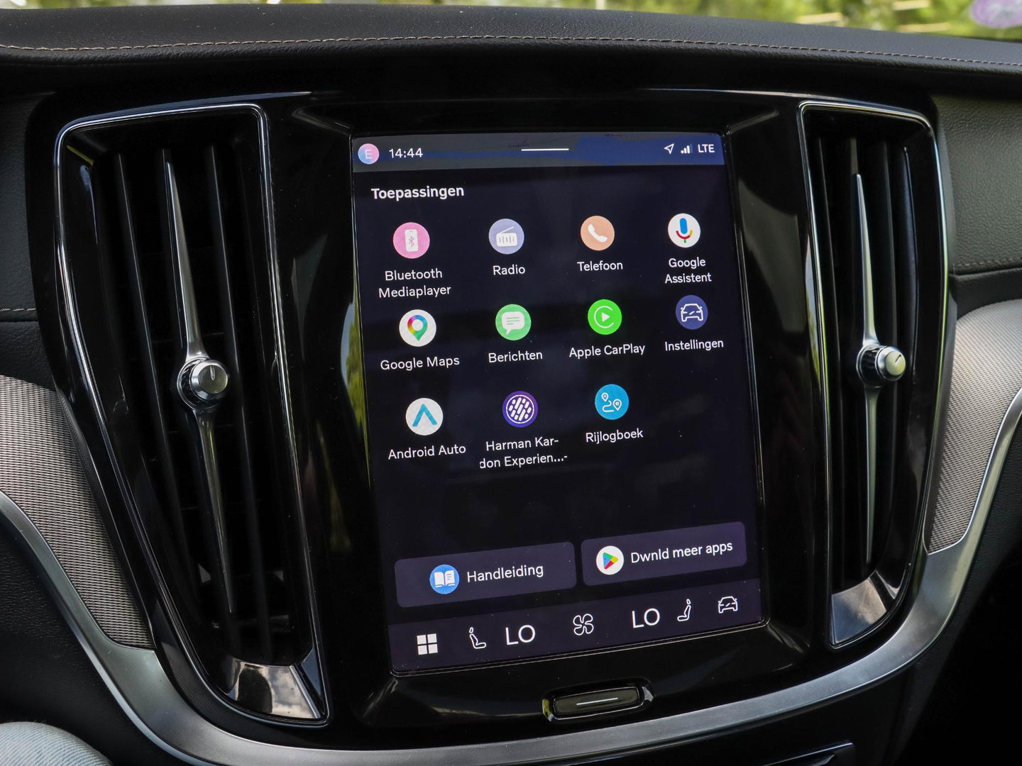 Volvo V60 T6 AWD Plus Dark Pano 360 Cam Trekh. Harman Kardon 19''