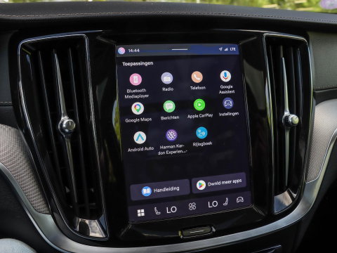 Volvo V60 T6 AWD Plus Dark Pano 360 Cam Trekh. Harman Kardon 19''
