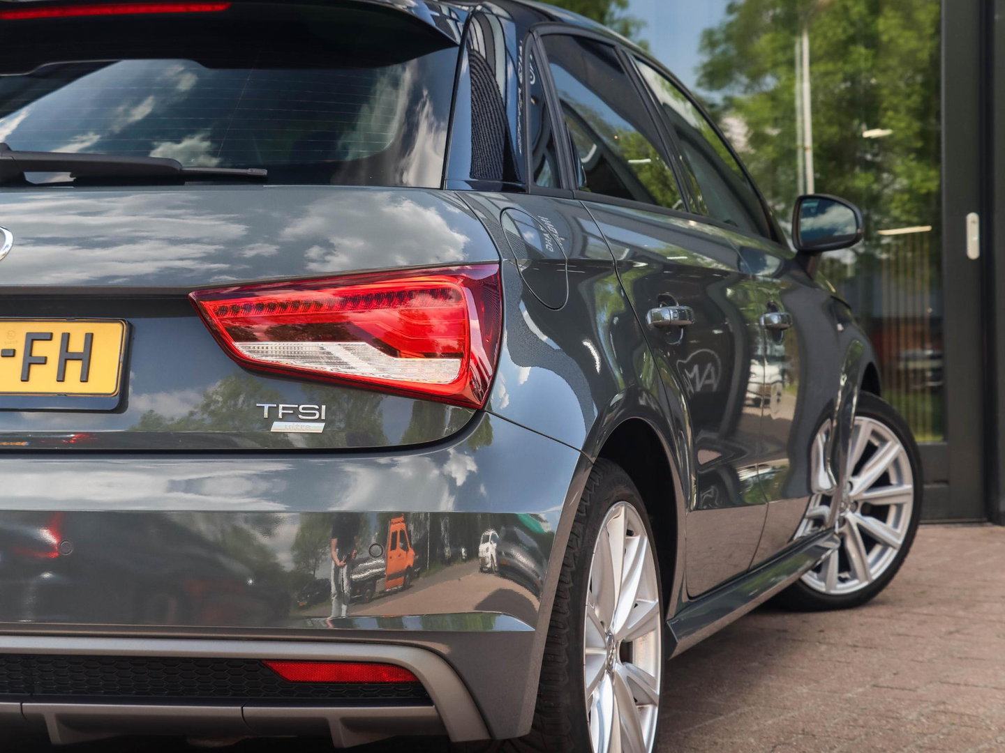 Audi A1 Sportback 1.0 TFSI Sport S line Edition Clima PDC Stoelverwarming